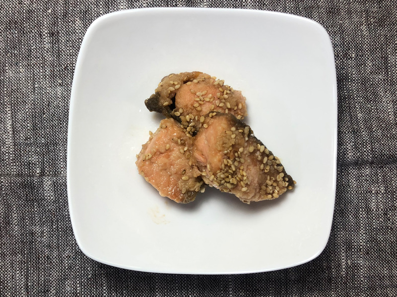 鮭の甘辛胡麻炒め�